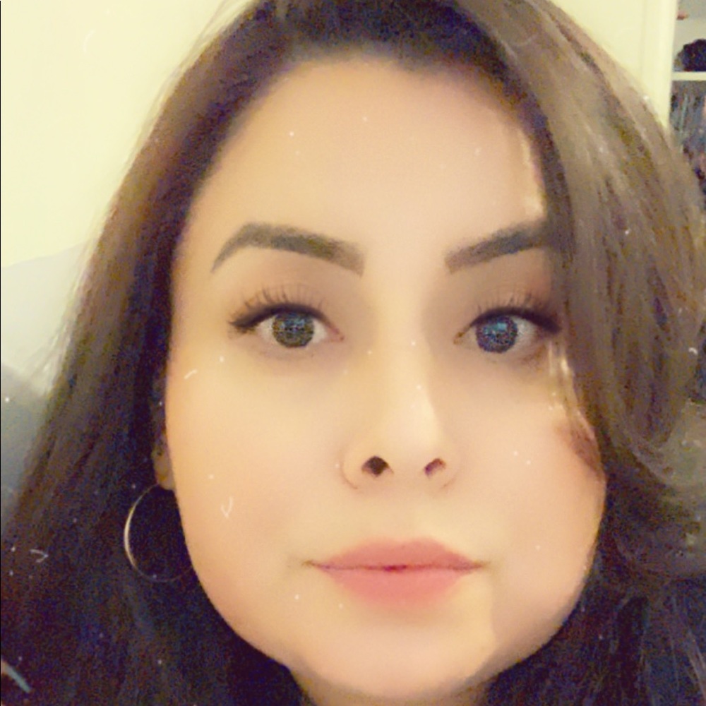 Meet your Posher, Andrea